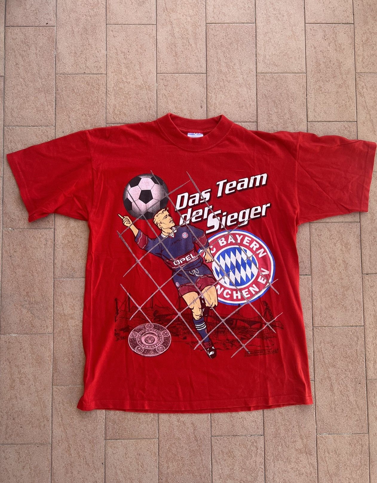 Vintage Vintage 1997 FC Bayern Munich Soccer Football Red T-shirt Size US M / EU 48-50 / 2 - 1 Thumbnail