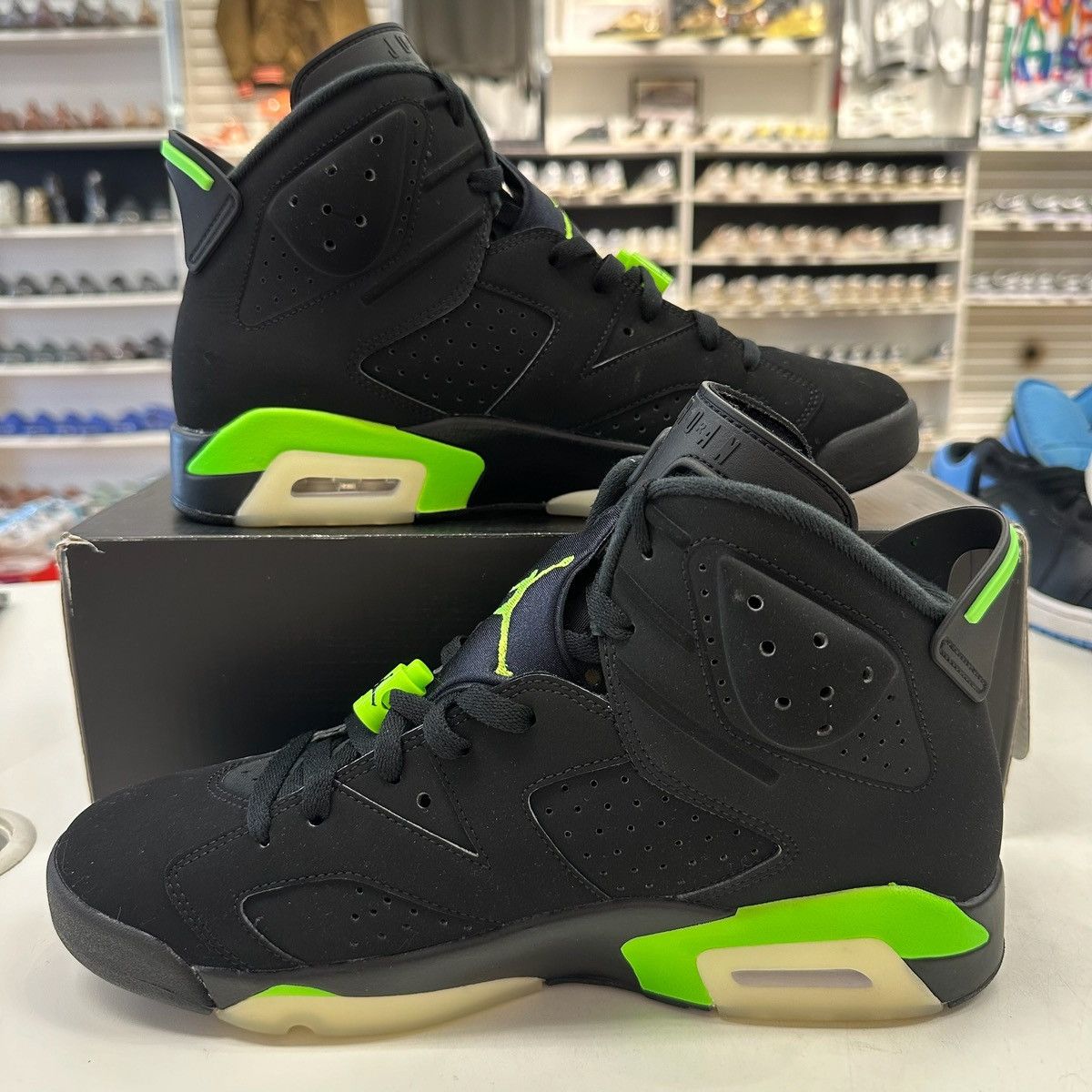 Jordan Brand Size 10.5 - Nike Air Jordan 6 Electric Green CT8529-003 OG Size US 10.5 / EU 43-44 - 2 Thumbnail