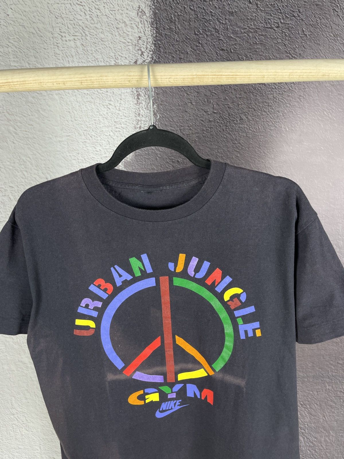 Nike Nike vintage 90s Urban Jungle gym peace single stitch tee Size US L / EU 52-54 / 3 - 7 Thumbnail