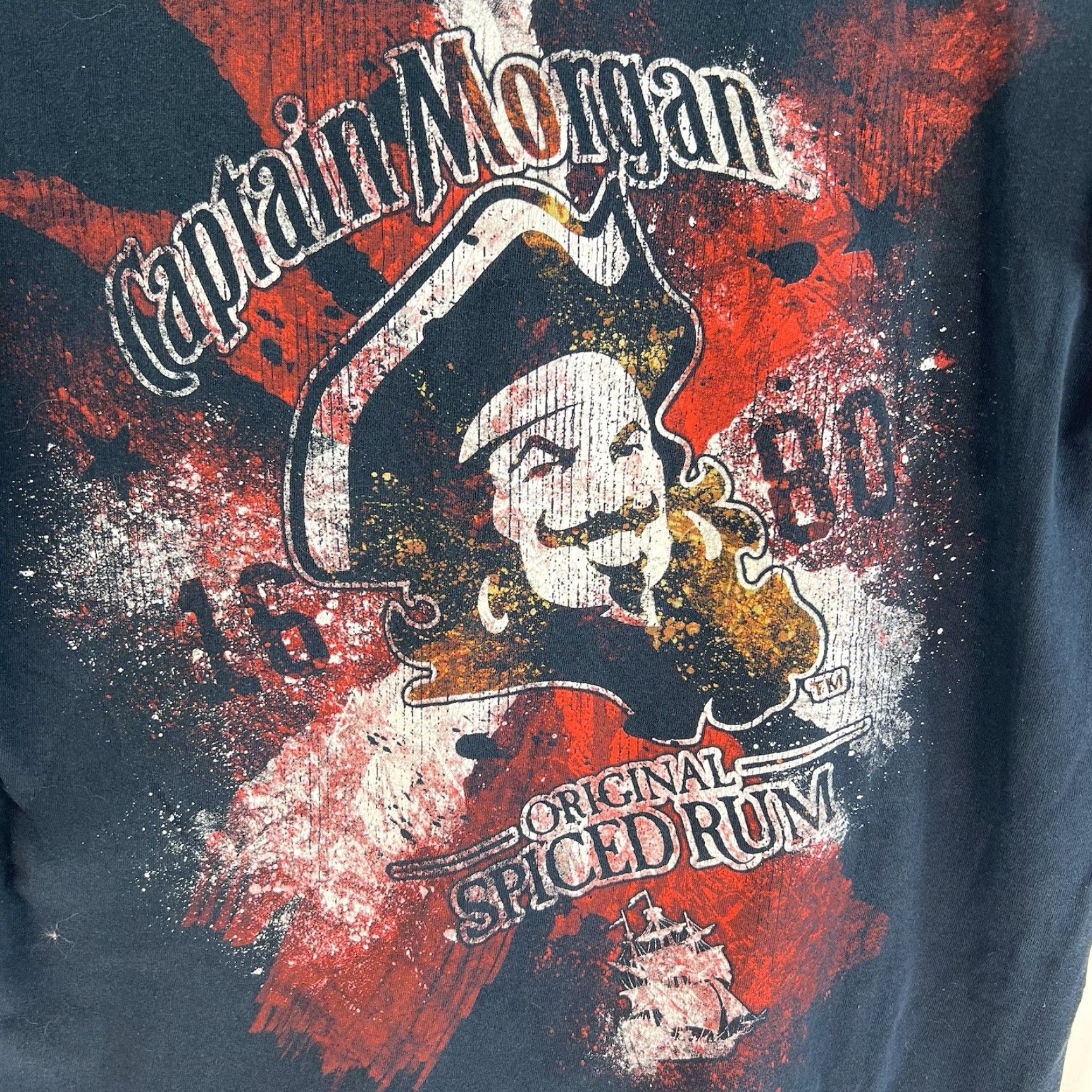 Vintage Morgan Captin Spiced Rum Graphic T-Shirt Mens XL Black Size US XL / EU 56 / 4 - 2 Thumbnail