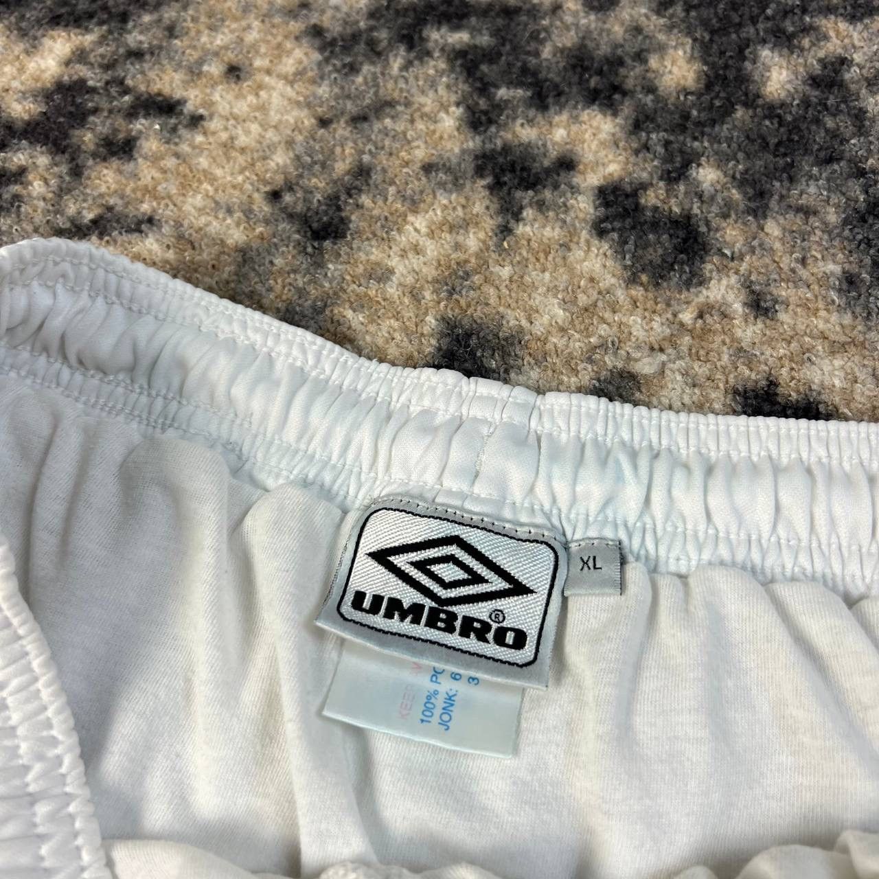 Umbro Umbro Vintage Y2K Mini Logo Light Shorts Size US 36 / EU 52 - 6 Thumbnail