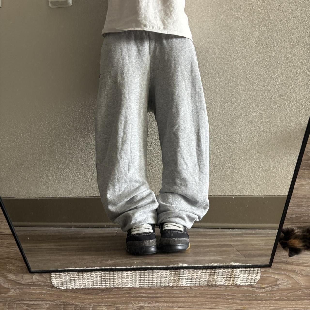 Champion Crazy Vintage Y2K/2000s Light Grey Champion Essential Sweatpants! Fits M Size US 32 / EU 48 - 1 Thumbnail