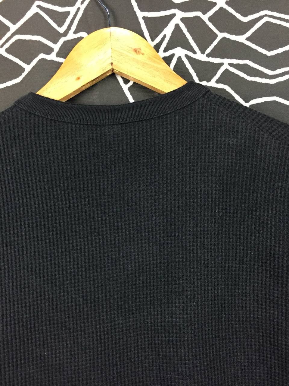 Uniqlo Uniqlo Waffle Knit Henley Long Sleeve Tee Size L Size US L / EU 52-54 / 3 - 7 Thumbnail