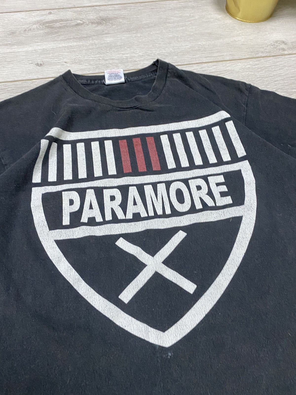 Band Tees Vintage Band tee PARAMORE faded Y2K size M Size US M / EU 48-50 / 2 - 3 Thumbnail