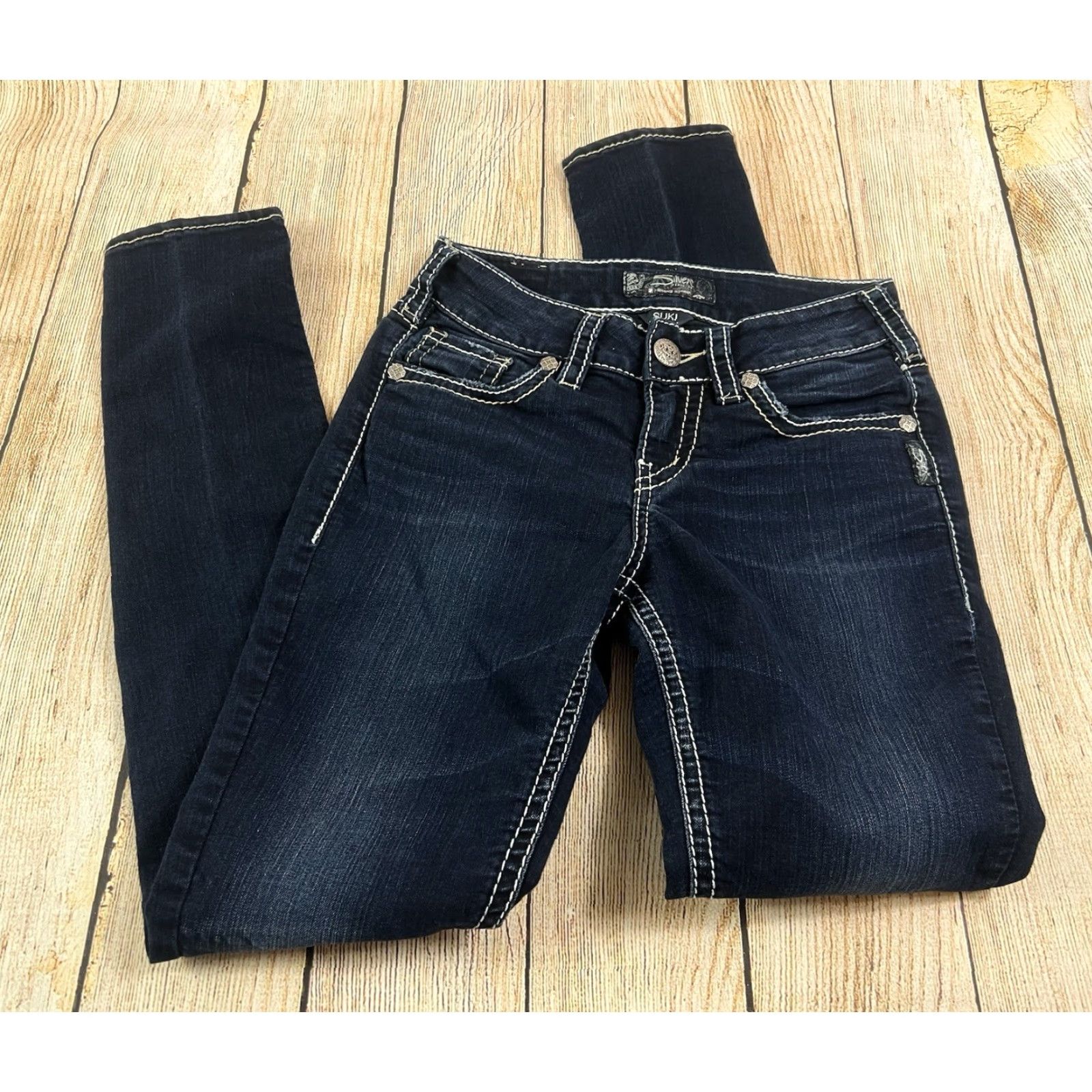 Silver Jeans Co. VINTAGE Women’s Silver Jeans Dark Denim Suki Mid Skinny Size 25 X 31” Women Jeans Skinny Silver Denim Embroidered Button Logo Silver Jeans Suki XS? Size 42" / US 20 - 2 Thumbnail