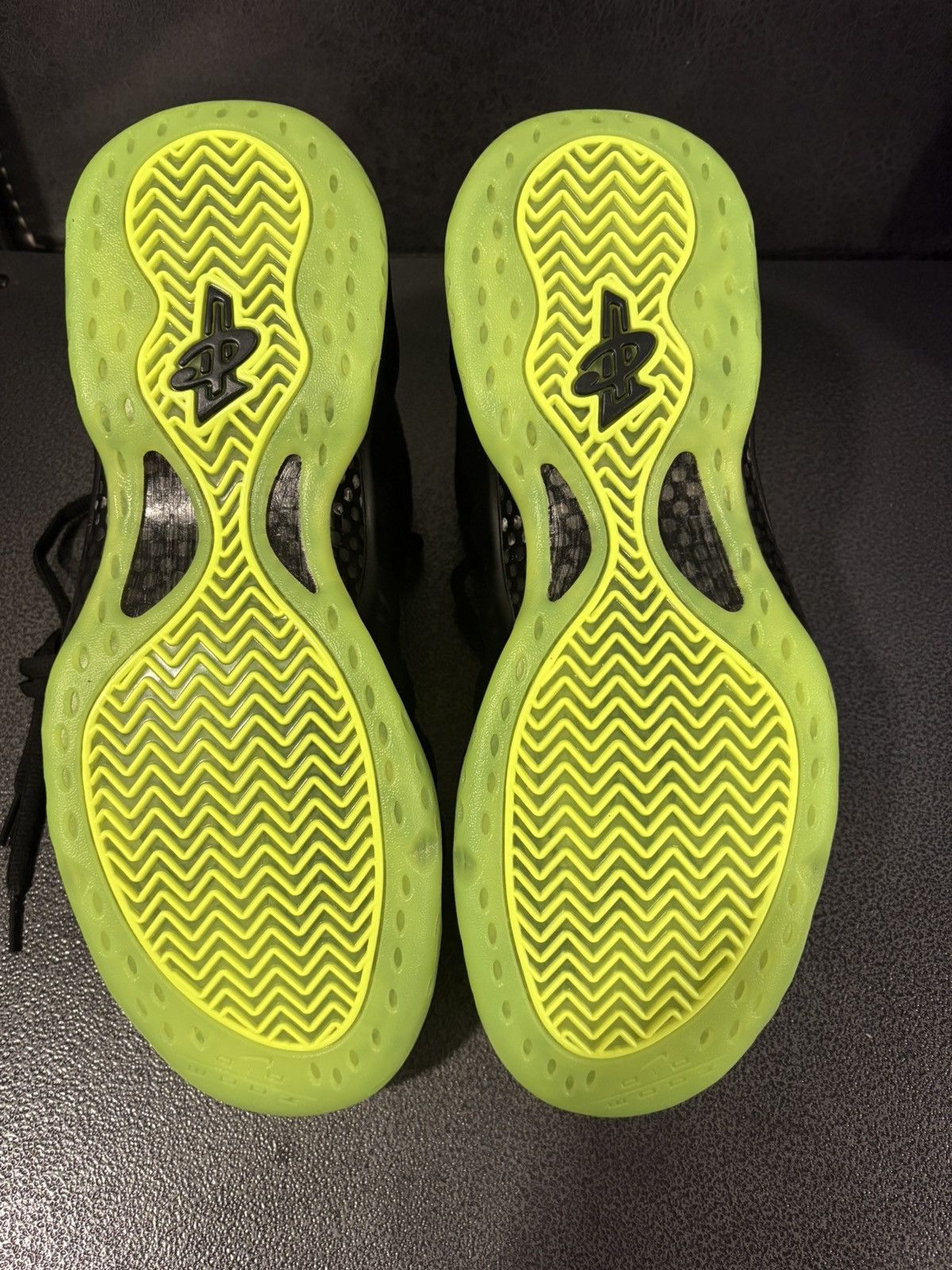 Nike × Vintage Black/volt foamposite Size US 11 / EU 44 - 4 Thumbnail
