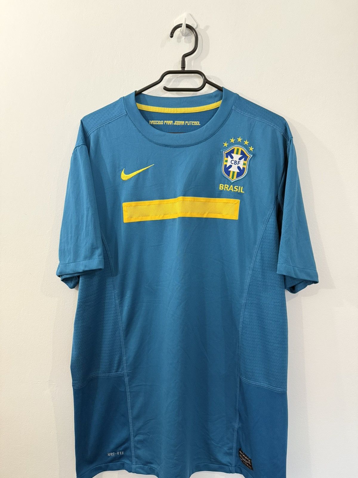 Nike Vintage 2011-2012 Nike Brazil Away Jersey Size US L / EU 52-54 / 3 - 1 Thumbnail