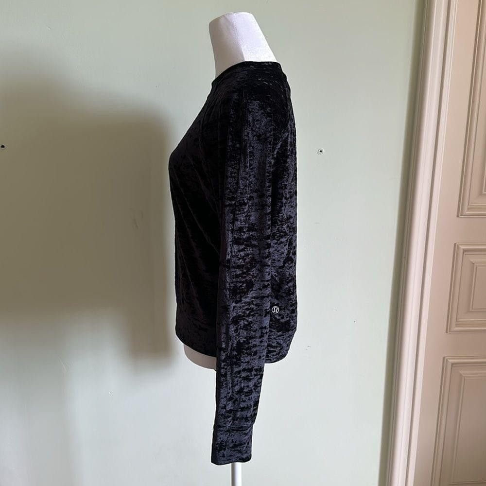 Lululemon Lululemon Black Warm Down Crushed Velvet Top Size 8 Size M / US 6-8 / IT 42-44 - 7 Thumbnail