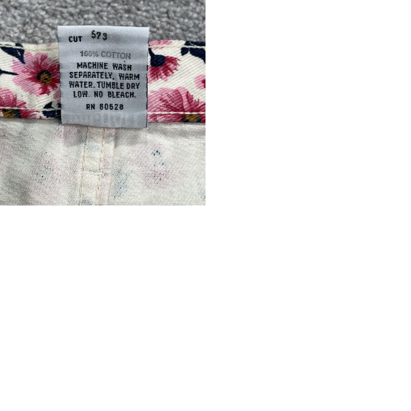 Vintage VINTAGE Michael G Floral Denim Shorts Womens 5 High Rise Rose Print USA Made Size 27" / US 4 / IT 40 - 9 Thumbnail