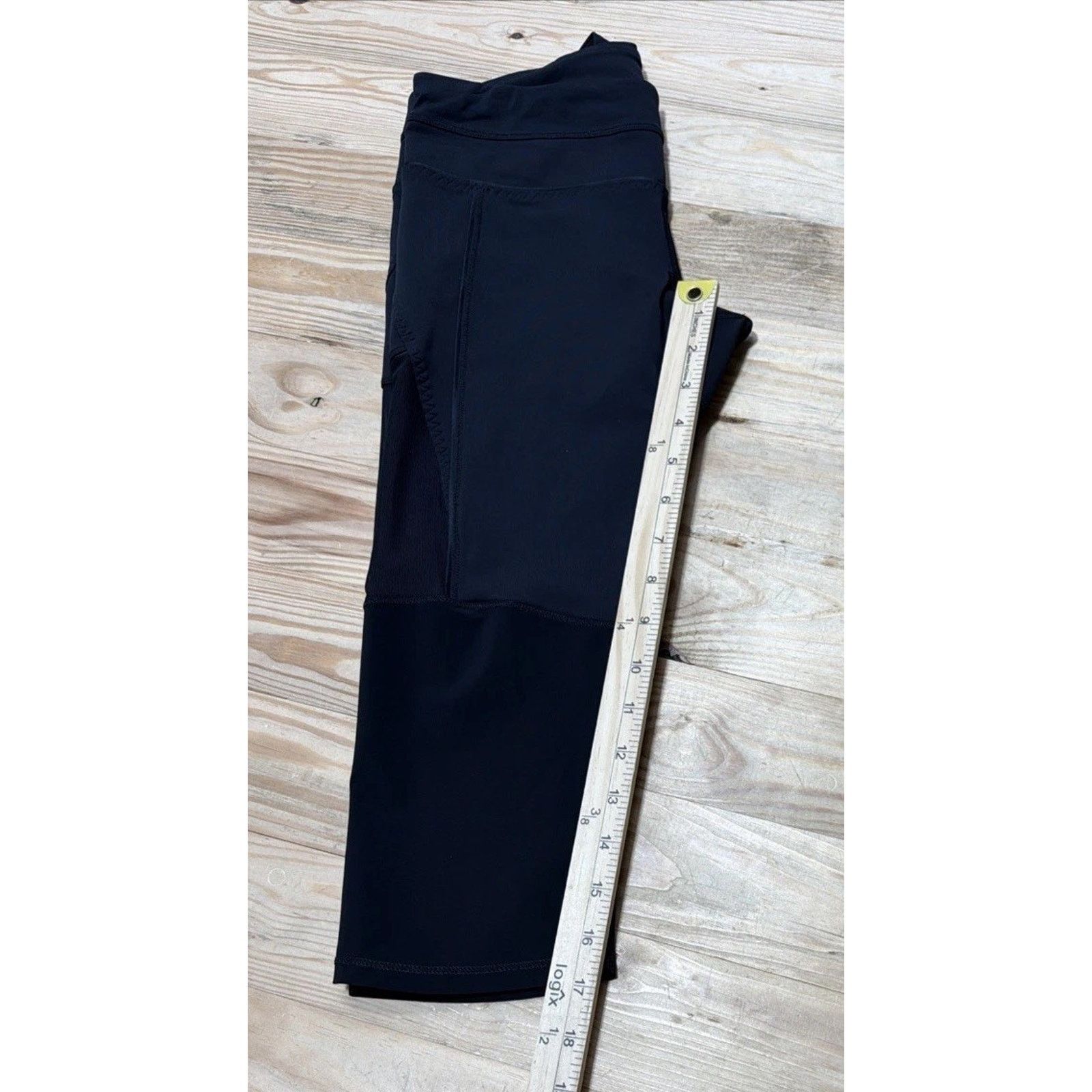 Lululemon Lululemon Training Tough crop sz 6 Black capri leggings mesh Size 28" / US 6 / IT 42 - 7 Thumbnail