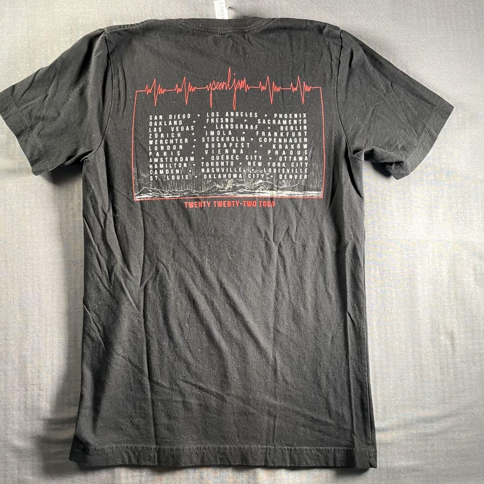 Vintage Pearl Jam Shirt Mens Small Black 2022 Tour Heartbeat Meteor Graphic Band Tee Size US S / EU 44-46 / 1 - 6 Thumbnail
