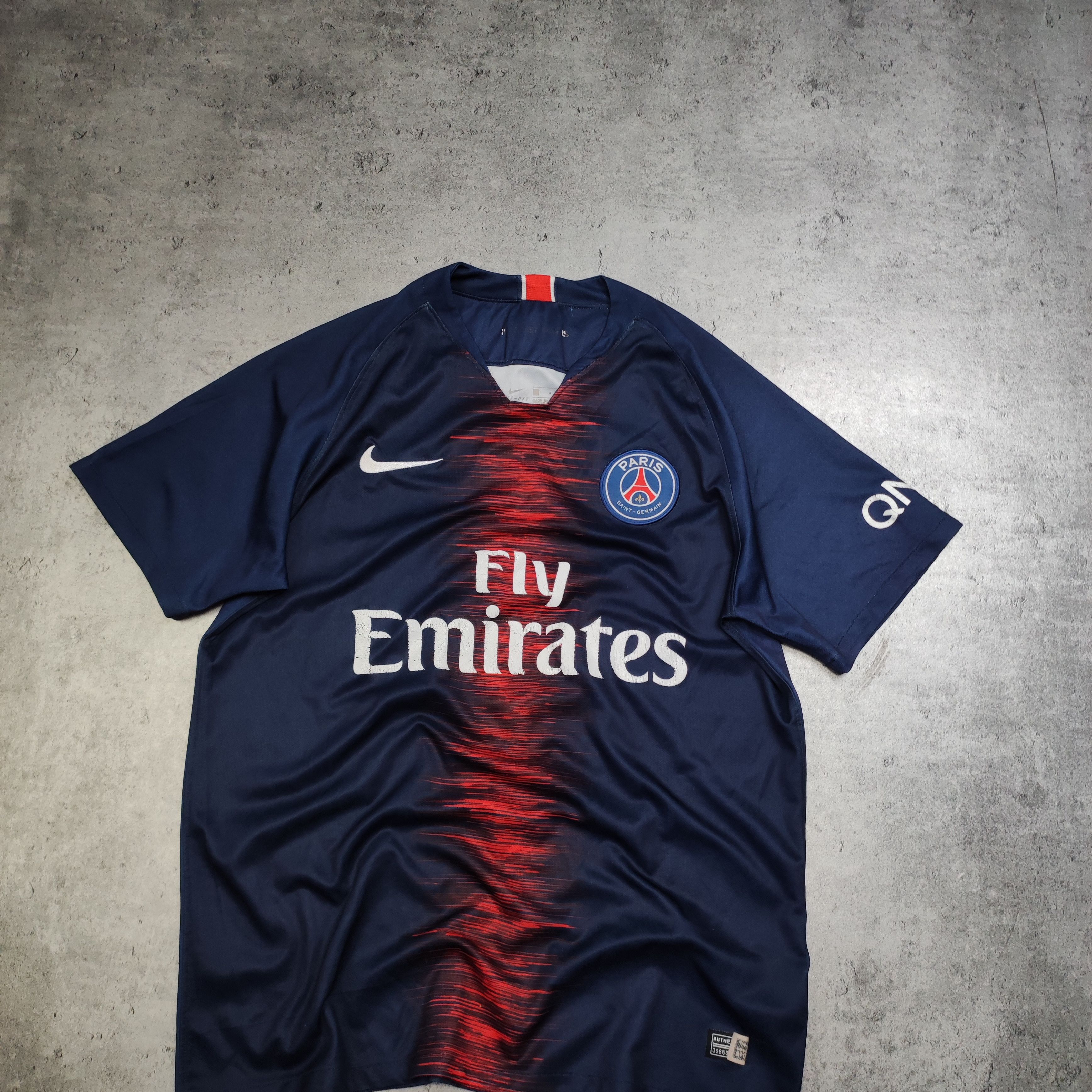 Nike RARE PSG Paris Saint Germain x Nike #7 Mbappe Jersey 2019 Size US M / EU 48-50 / 2 - 3 Thumbnail