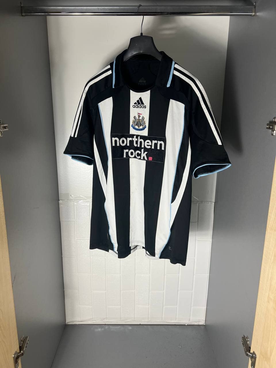 Adidas VINTAGE ADIDAS FC NEW CASTLE UNITED ENGLAND SOCCER JERSEY Size US L / EU 52-54 / 3 - 2 Thumbnail
