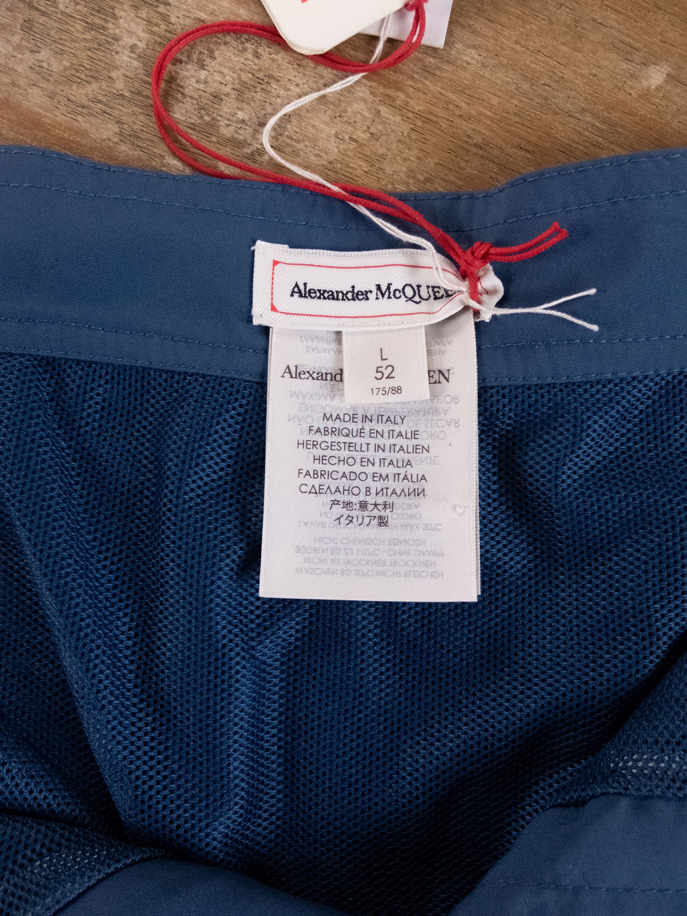 Alexander McQueen ALEXANDER MCQUEEN blue gothic A logo swim shorts Large q Size US 36 / EU 52 - 5 Thumbnail