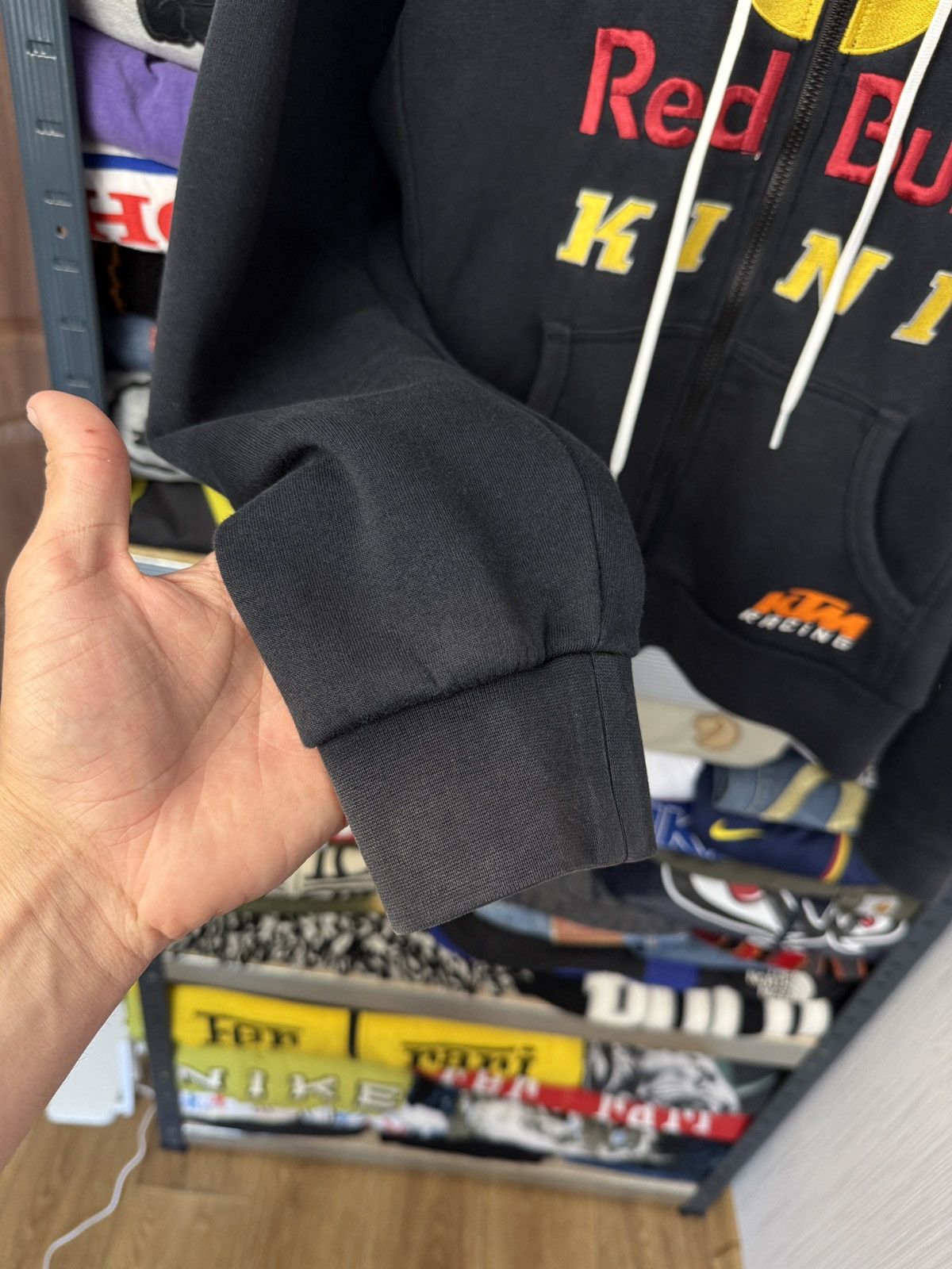 Japanese Brand Red Bull Vintage Zip Hoodie Big Center Logo Y2K Size US S / EU 44-46 / 1 - 7 Thumbnail
