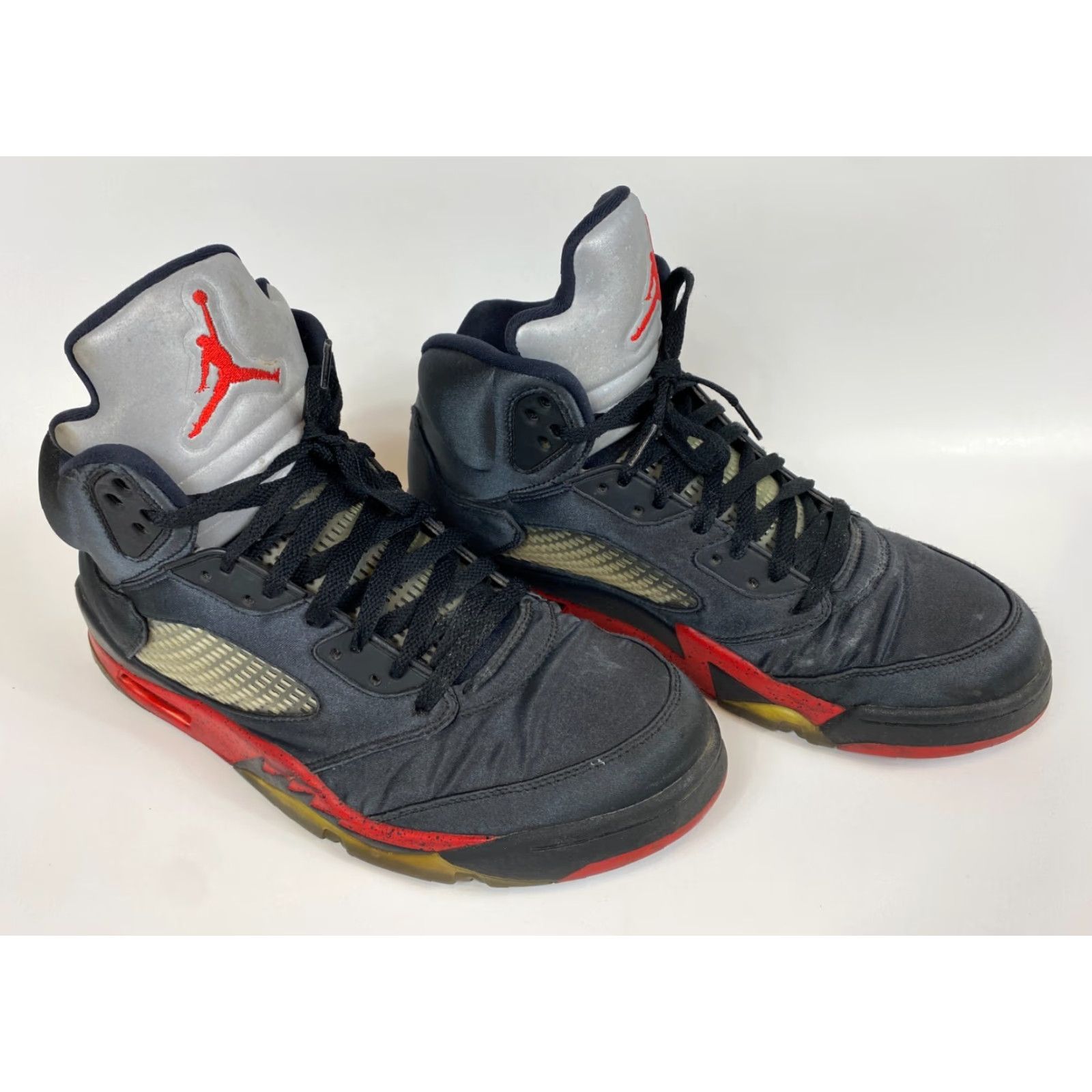 Jordan Brand Nike Air Jordan 5 Retro Satin Bred Main Selling Point Sneaker Mens US 12 Black 136027-006 2018 Size ONE SIZE - 3 Thumbnail