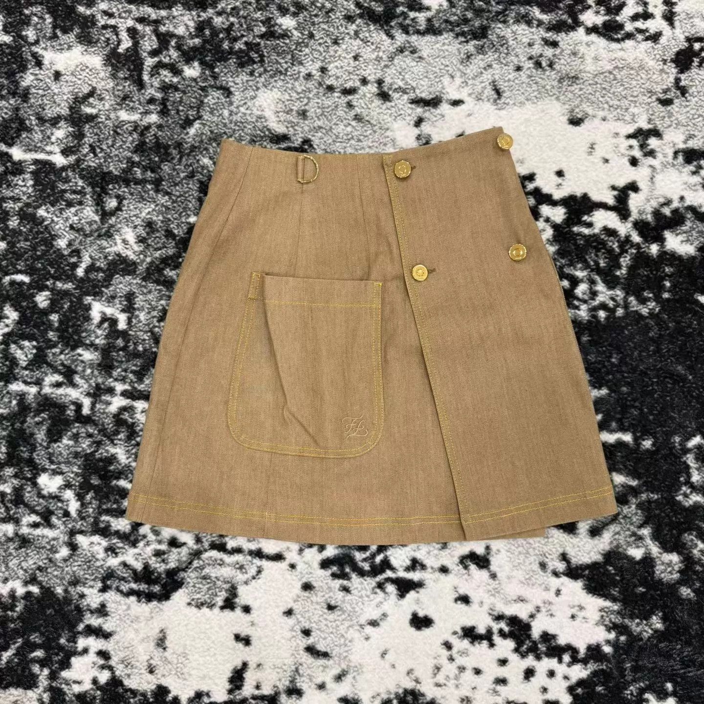 Fendi FENDI Beige Classic Women's Short Skirt 42 Size 28" / US 6 / IT 42 - 1 Thumbnail