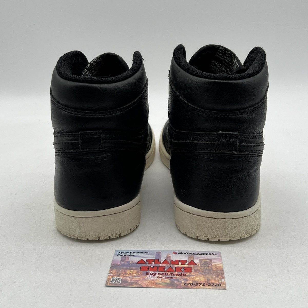 Nike Air Jordan 1 high cyber Monday Size US 10 / EU 43 - 2 Thumbnail