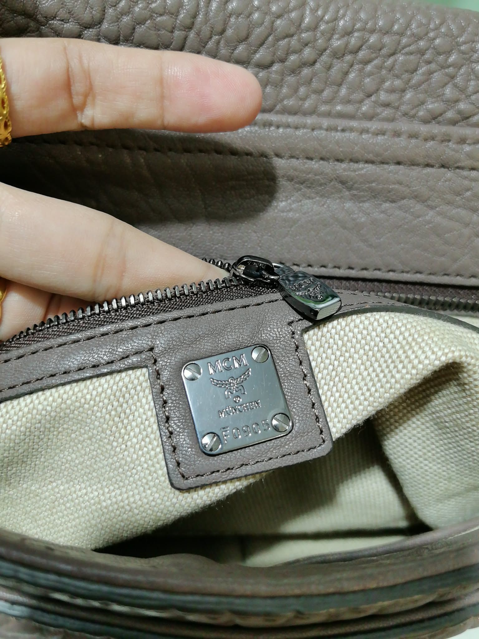MCM MCM 2way leather flapbag taupe leather Size ONE SIZE - 4 Thumbnail