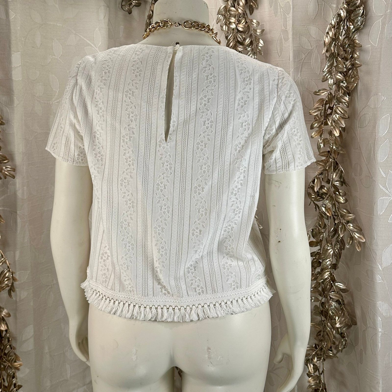 Michael Kors Michael Kors White Lace M Fringe Hem Short Sleeve Top Size M / US 6-8 / IT 42-44 - 4 Thumbnail