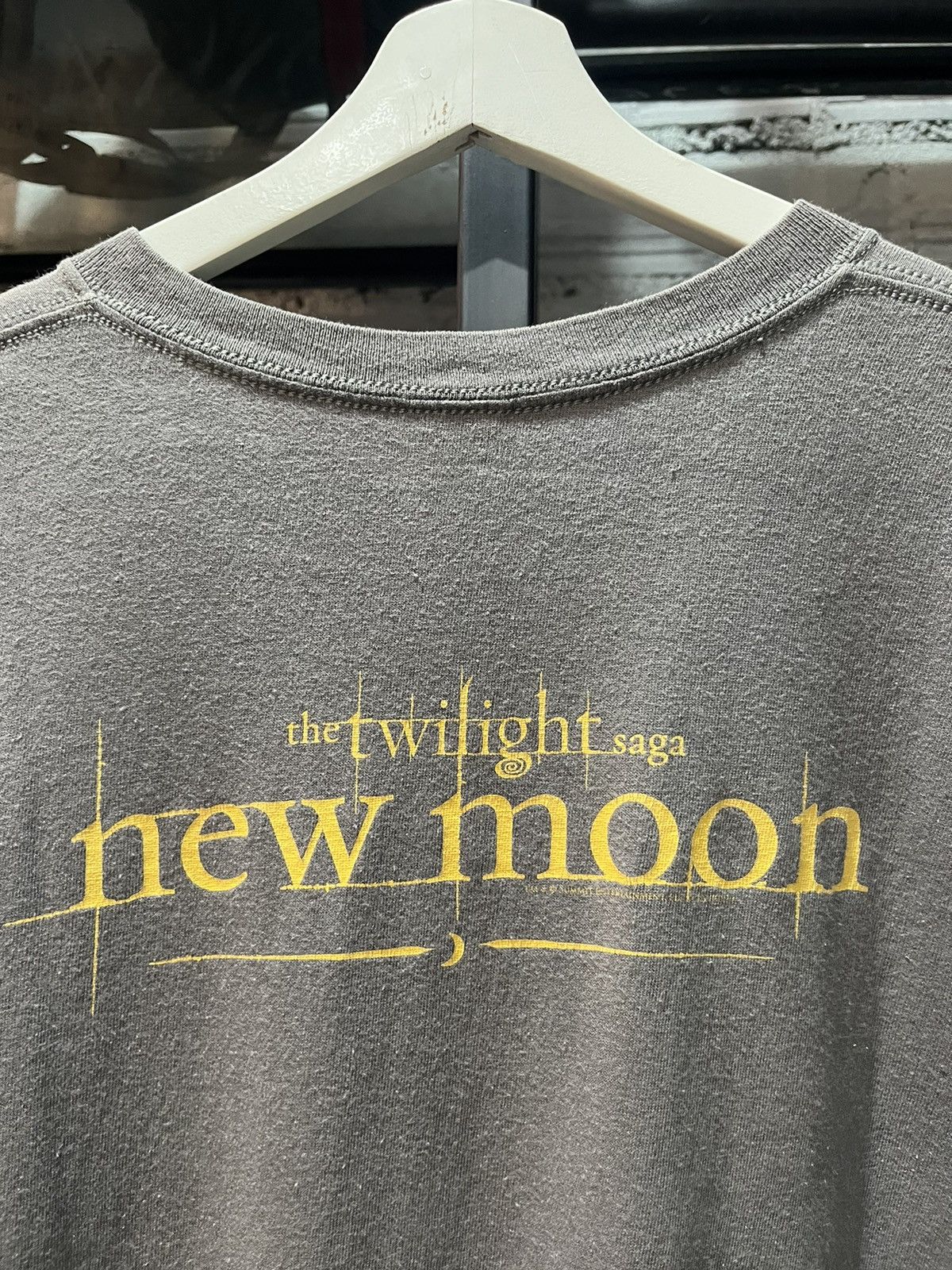 Vintage Jacob Black The Twilight Saga New Moon Movie Tee Size US XL / EU 56 / 4 - 4 Thumbnail