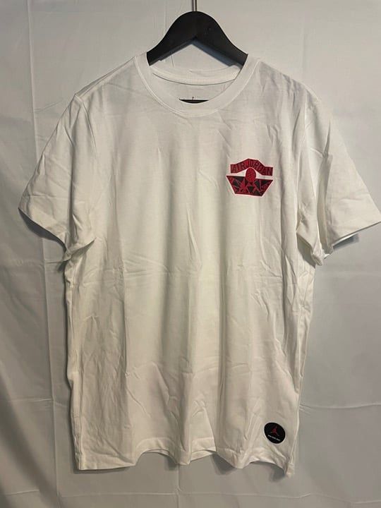 Jordan Brand Jordan Nina Chanel Abney LARGE MEN'S SHIRT NEW L White Size US L / EU 52-54 / 3 - 1 Thumbnail