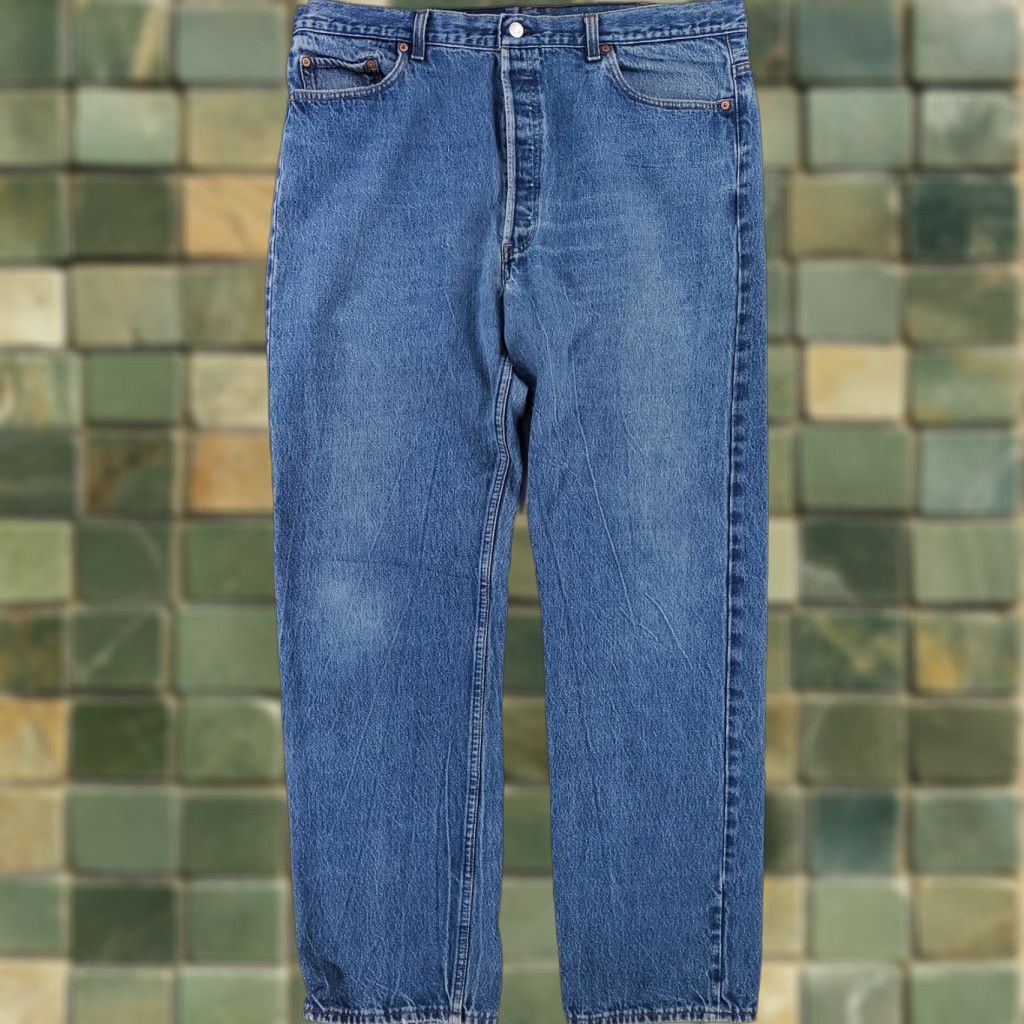 Levi's VINTAGE Levi's 501 Jeans Mens 41 x 33 Blue Straight 90s VTG 501 Jeans Mens Quick reference Size US 41 - 1 Thumbnail
