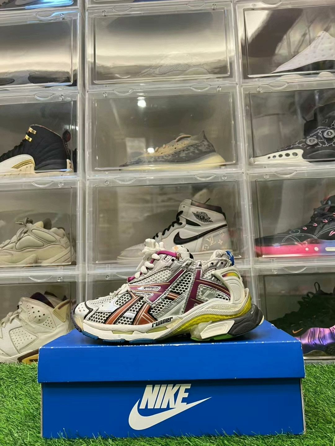 Balenciaga Balenciaga Runner Colorful Dad Sneakers Size 35 Size US 5 / IT 35 - 1 Thumbnail
