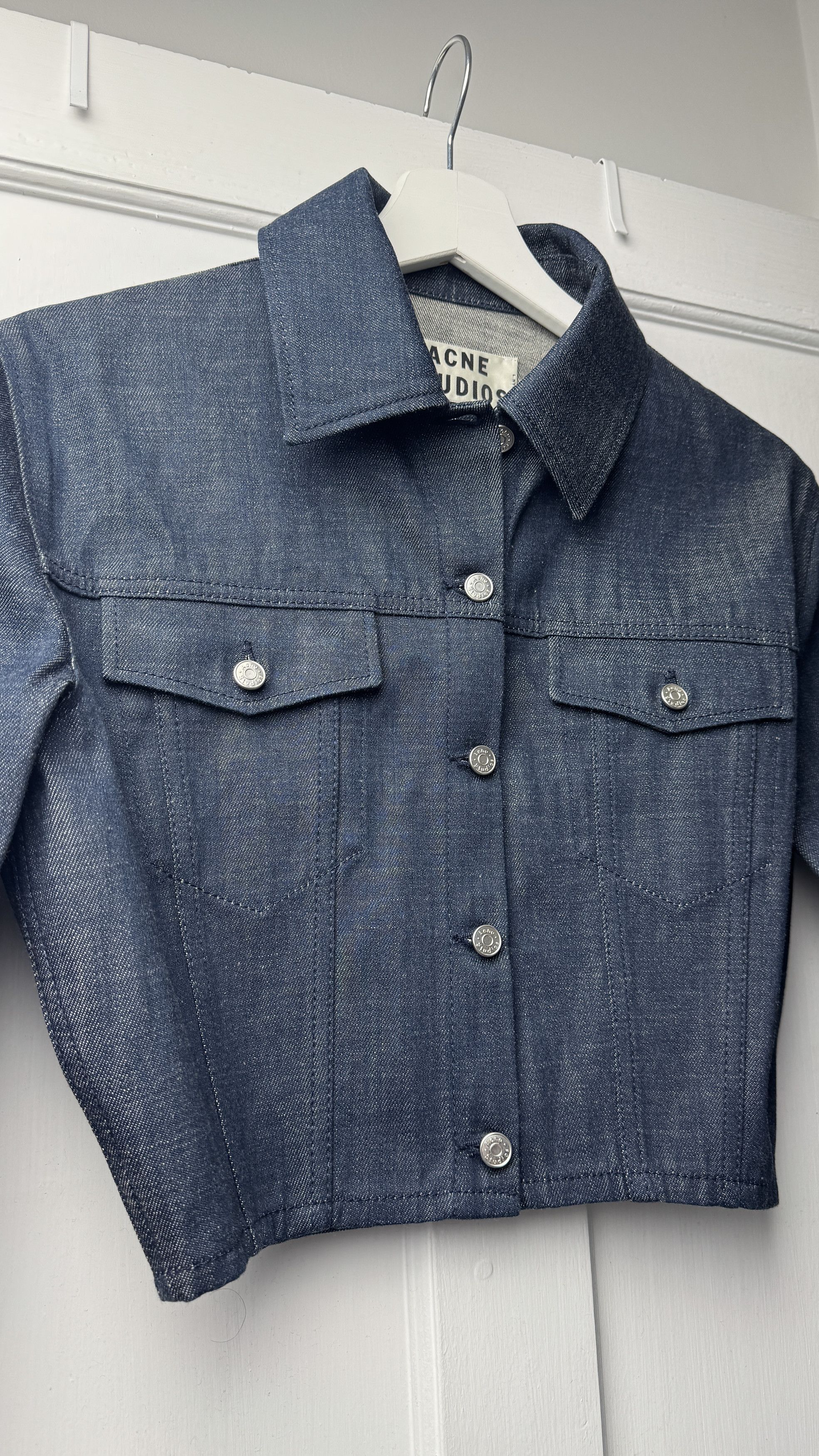 Acne Studios Acne Studios Cropped Denim Jacket in Raw Indigo Size XS / US 0-2 / IT 36-38 - 1 Thumbnail