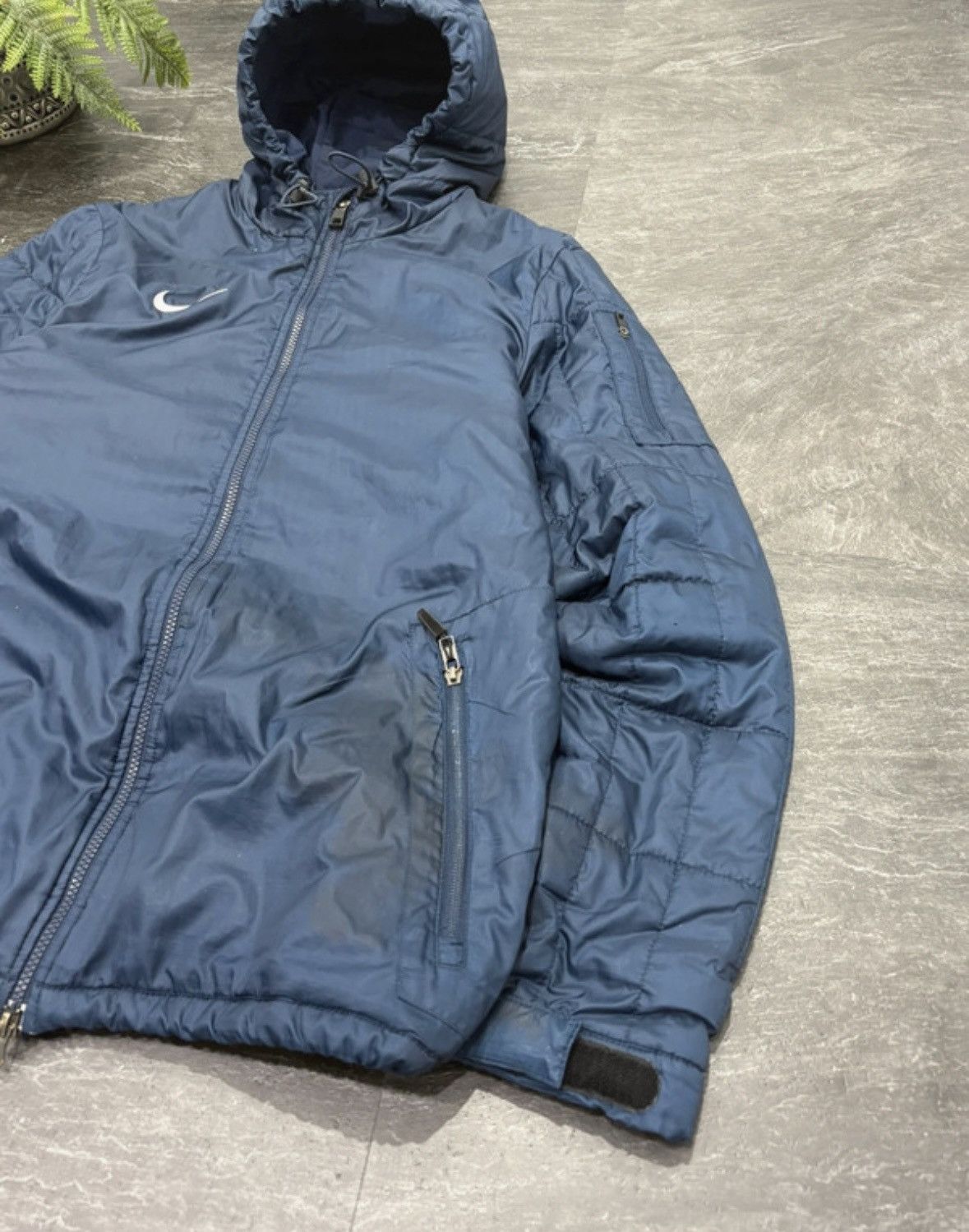 Nike 90s Nike Vintage Swoosh Logo Retro Down Jacket Rare Size US L / EU 52-54 / 3 - 3 Thumbnail