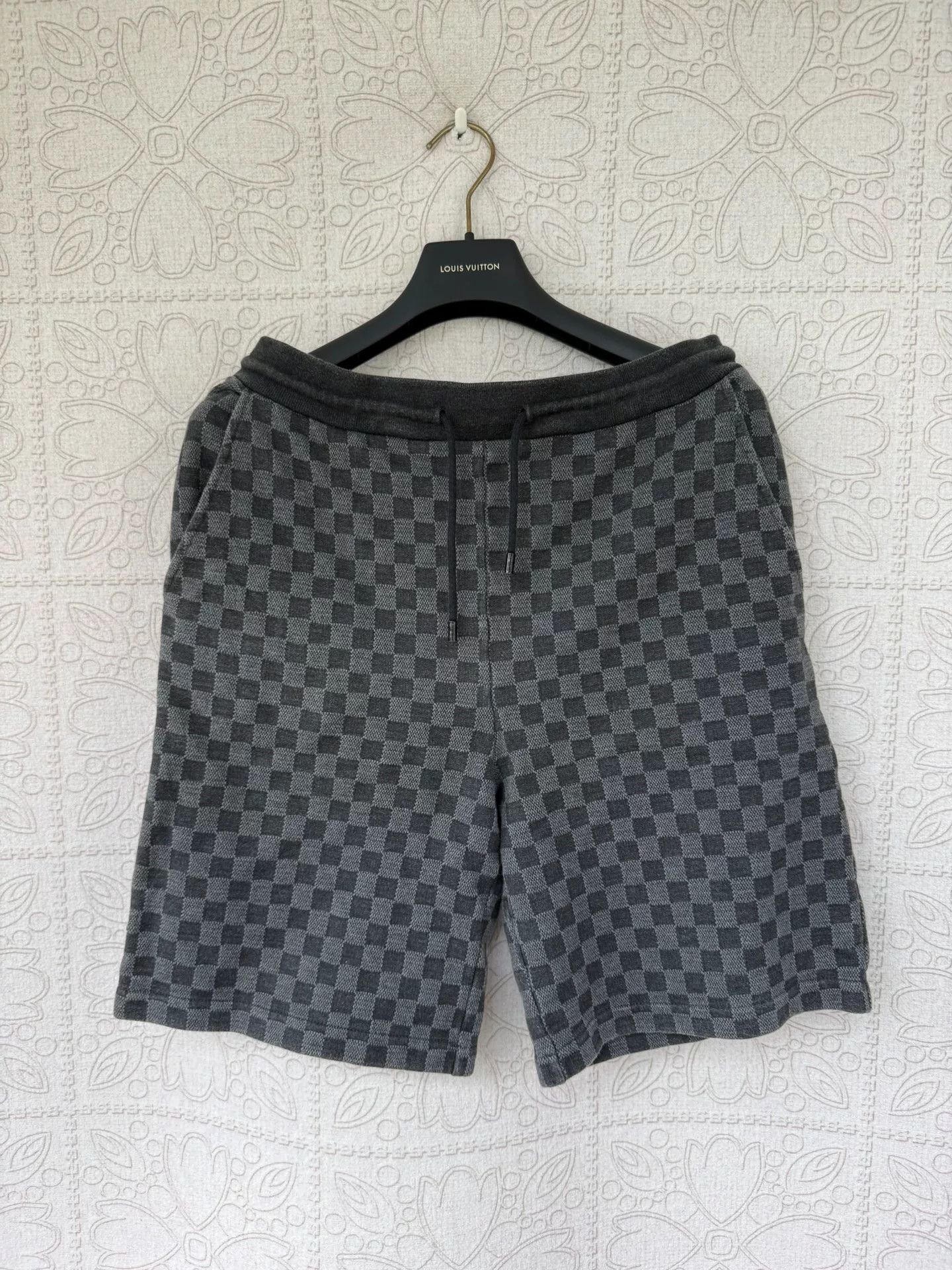 Louis Vuitton louis vuitton checkered patterned shorts size M Size US 34 / EU 50 - 1 Thumbnail