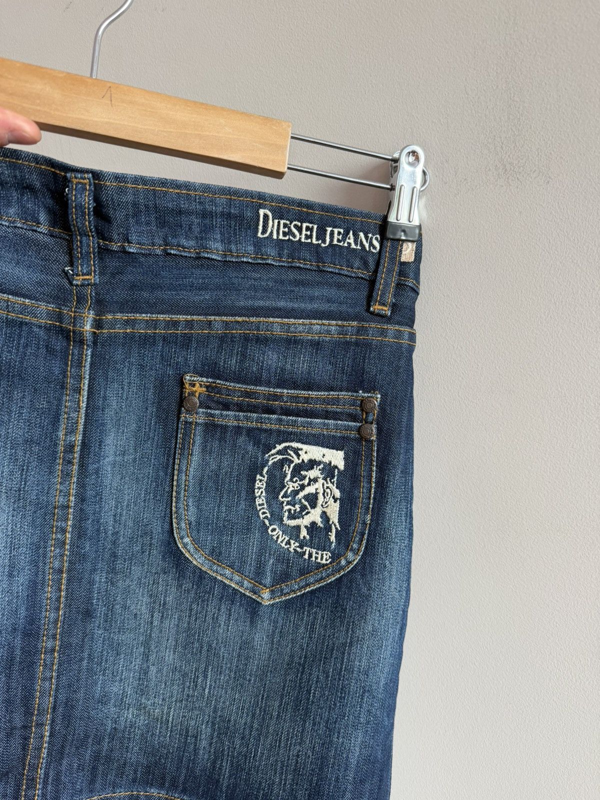 Diesel Vintage Diesel Denim Mini Skirt Y2K Low Rise Size 28" / US 6 / IT 42 - 2 Thumbnail