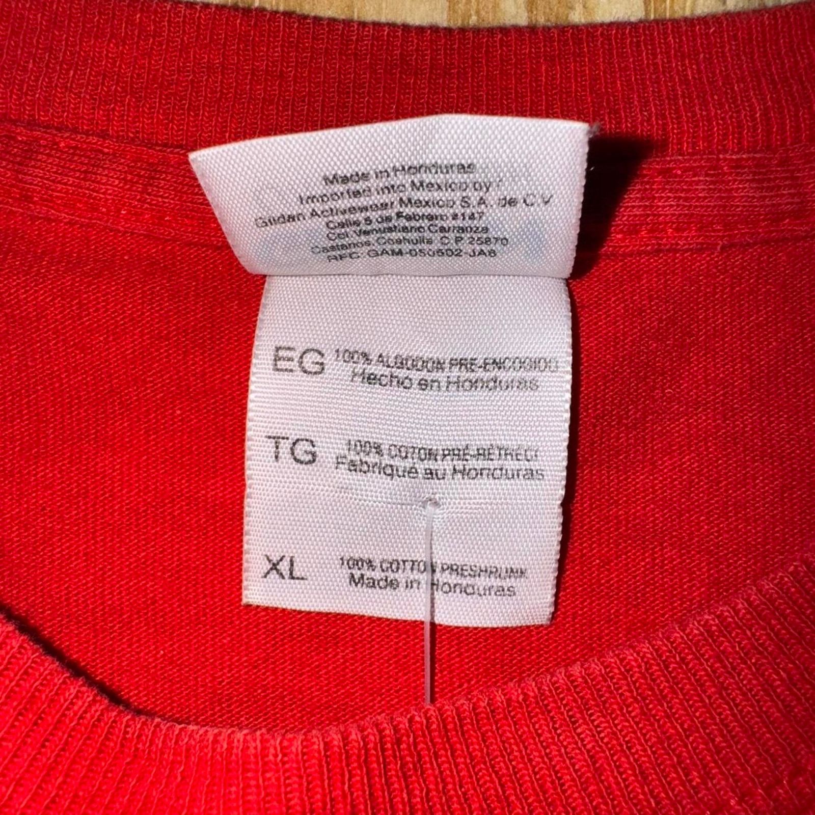 Gildan Vintage y2k champ sports bowl football wisconsin badgers tee Size US XL / EU 56 / 4 - 4 Thumbnail