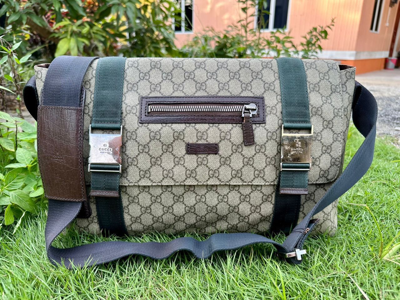Gucci Authentic Gucci GG Supreme Double Buckle Messenger Bag Size ONE SIZE - 1 Thumbnail