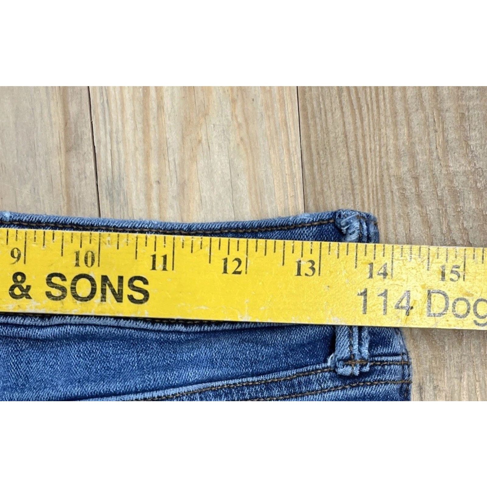 Old Navy Old Navy Size 6 Rockstar Mid Rise Jeans Stretch Skinny Size 28" / US 6 / IT 42 - 5 Thumbnail