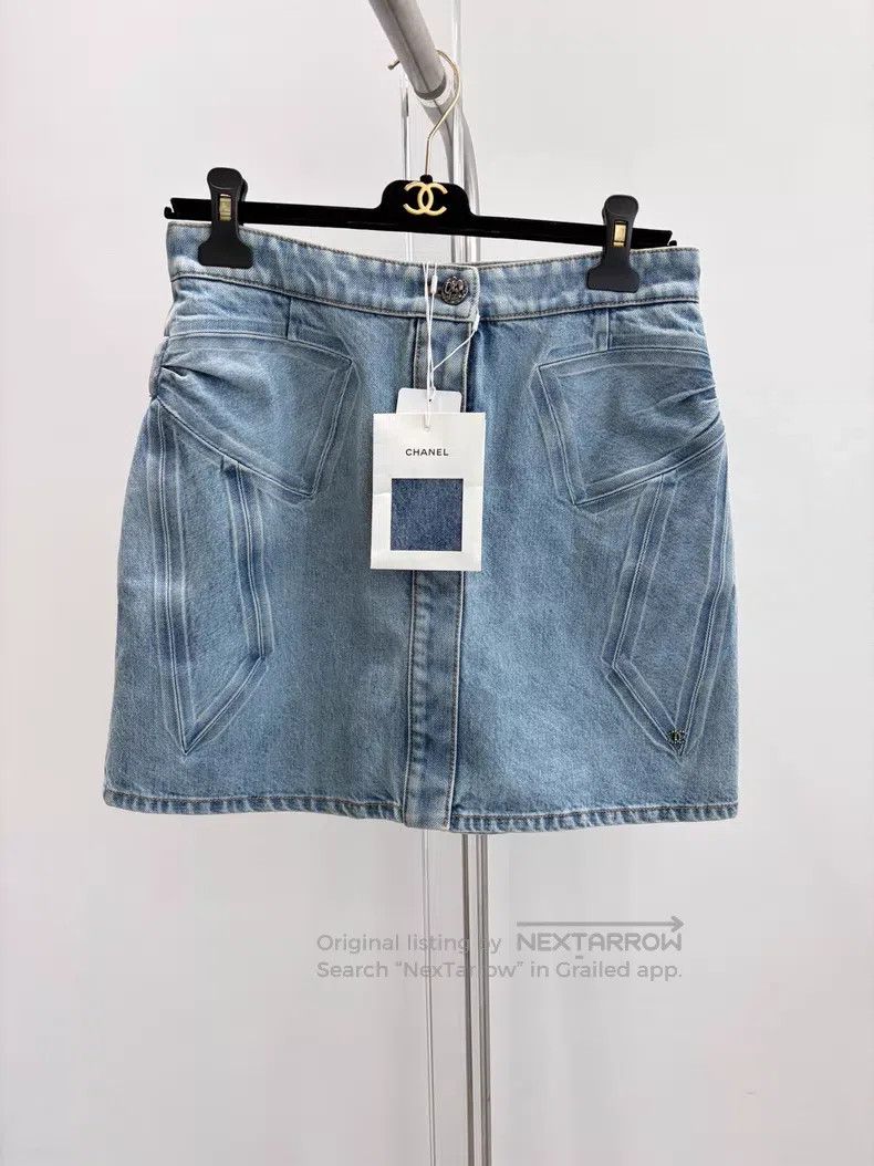 Chanel Chanel Blue bow denim skirt Size 25" / US 0 / IT 36 - 1 Thumbnail