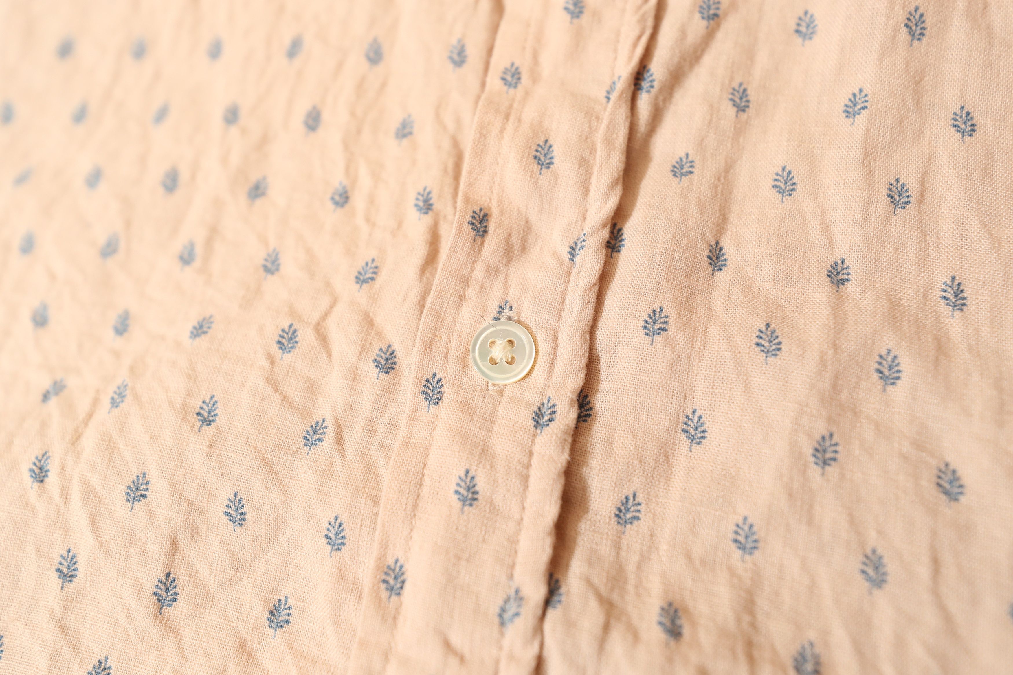 Rails Rails Carson Short Sleeve Button-up In Georgia Leaf (M) Size US M / EU 48-50 / 2 - 5 Thumbnail