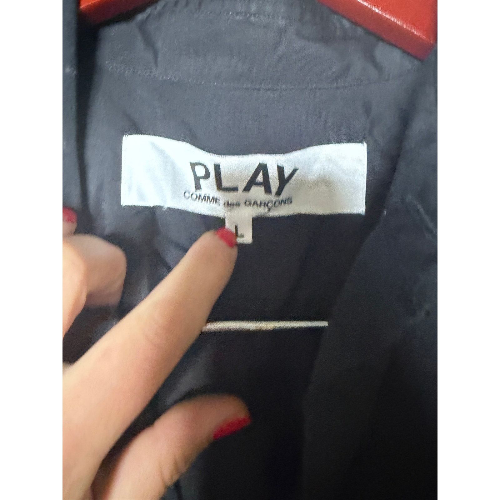 Comme des Garcons Comme des Garsons Men Black Heart-patch poplin shirt sz L Size US L / EU 52-54 / 3 - 3 Thumbnail