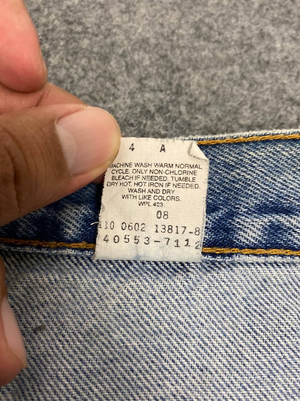 Levi's vintage levis 550 lightwash denim nice design Size US 33 - 15 Thumbnail