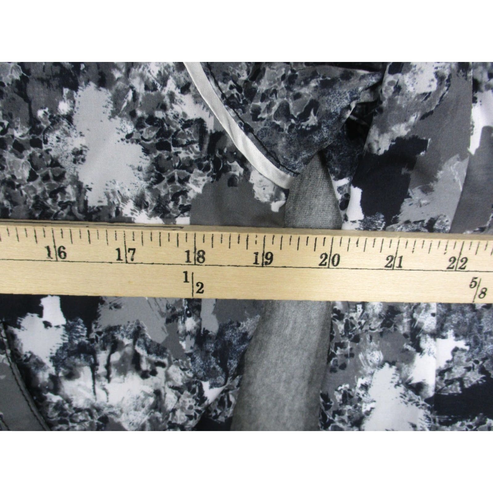 Hunter Hunter for Target Jacket Womens Small Gray Black Camo Hooded Windbreaker Size S / US 4 / IT 40 - 5 Thumbnail