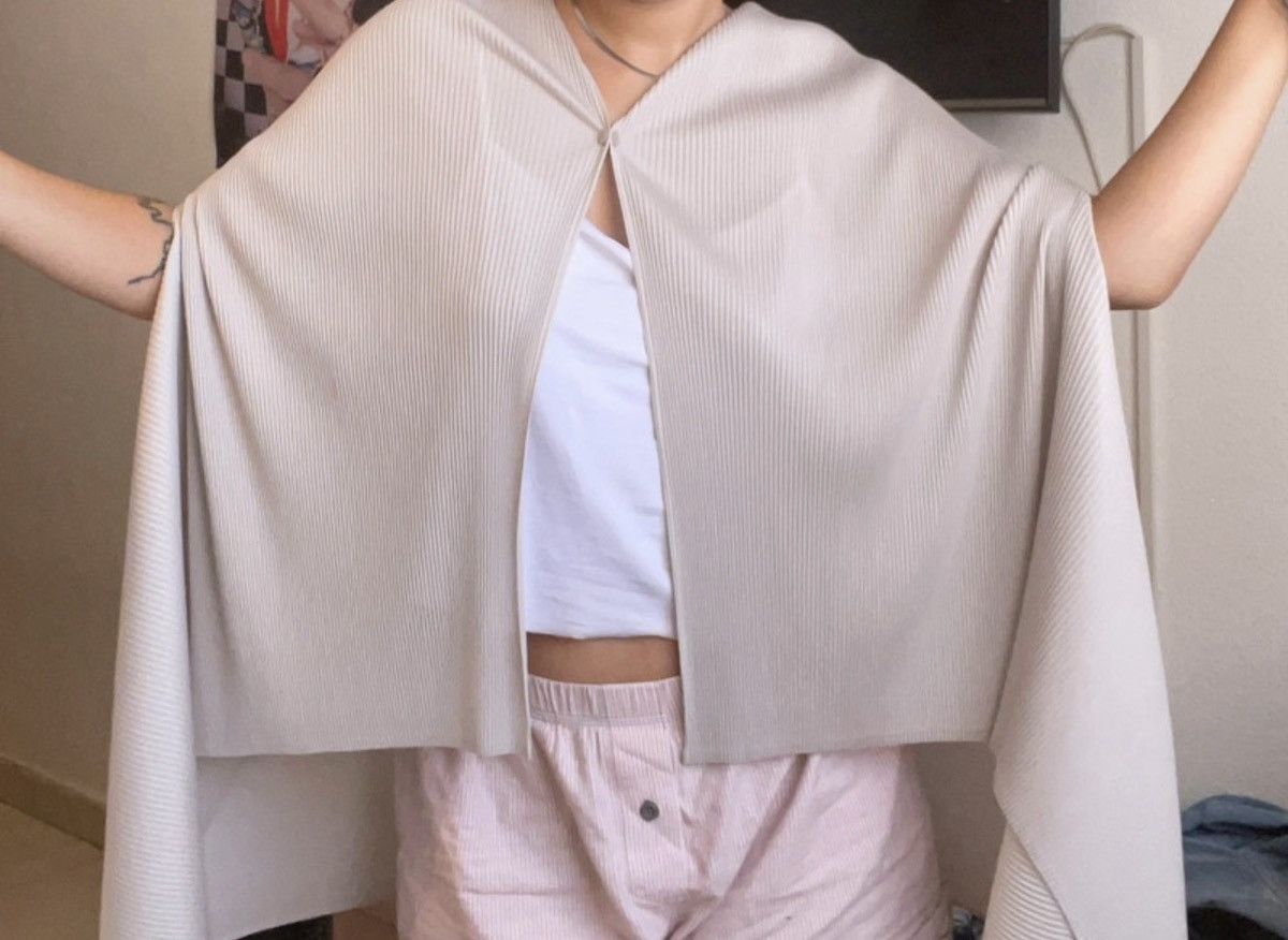 Pleats Please Issey Miyake Pleats Please cape Size M / US 6-8 / IT 42-44 - 2 Thumbnail