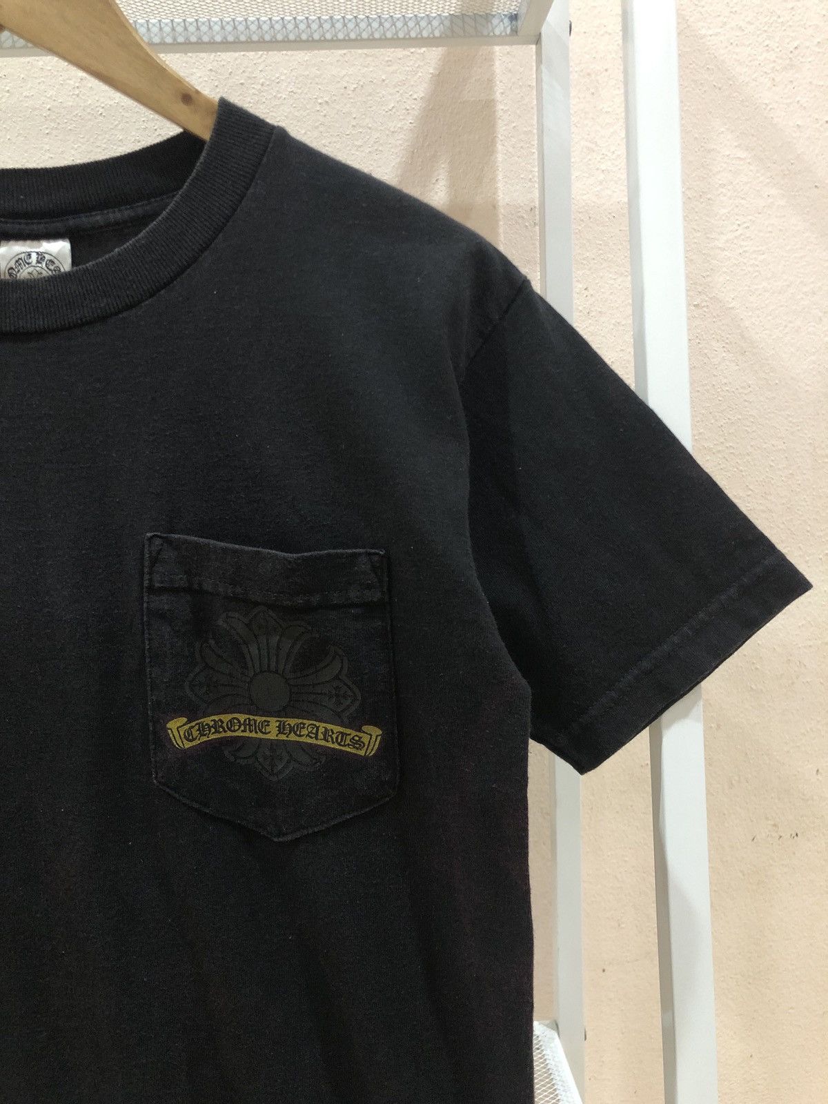 Chrome Hearts Vintage Chrome Hearts Gold Metallic Horseshoe Tee Size US S / EU 44-46 / 1 - 3 Thumbnail