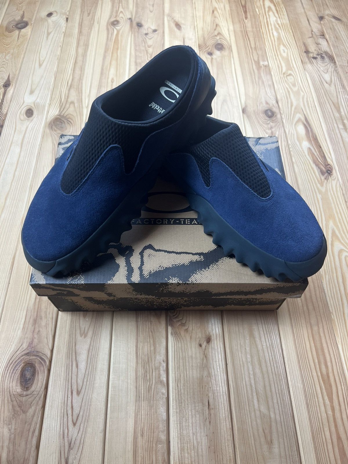 Oakley New Oakley Suede Chop Saw Muie Size US 12 / EU 45 - 1 Thumbnail