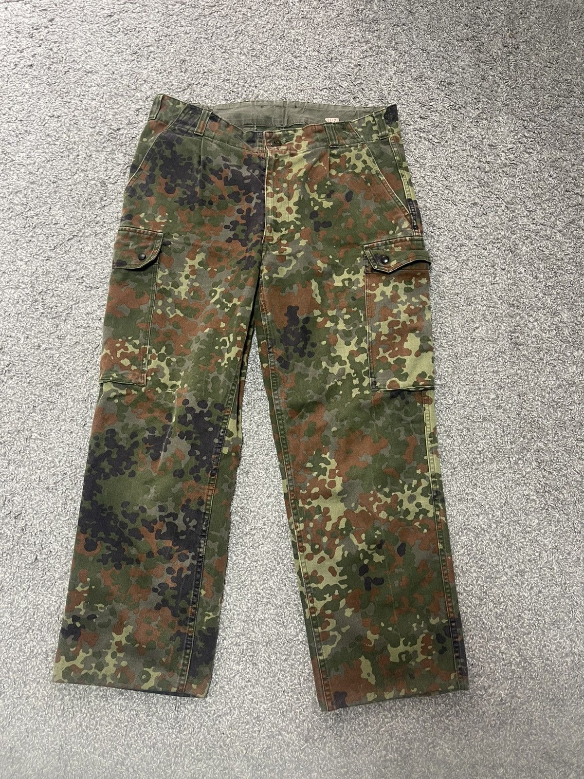Vintage VINTAGE MILITARY CARGO COMBAT PANTS SIZE 32 Size US 33 - 1 Thumbnail