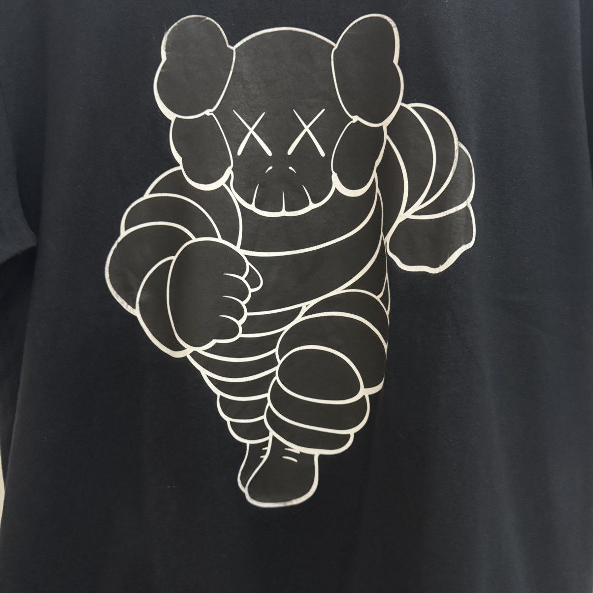 Original Fake Kaws Running Chum Tee Size US L / EU 52-54 / 3 - 3 Thumbnail