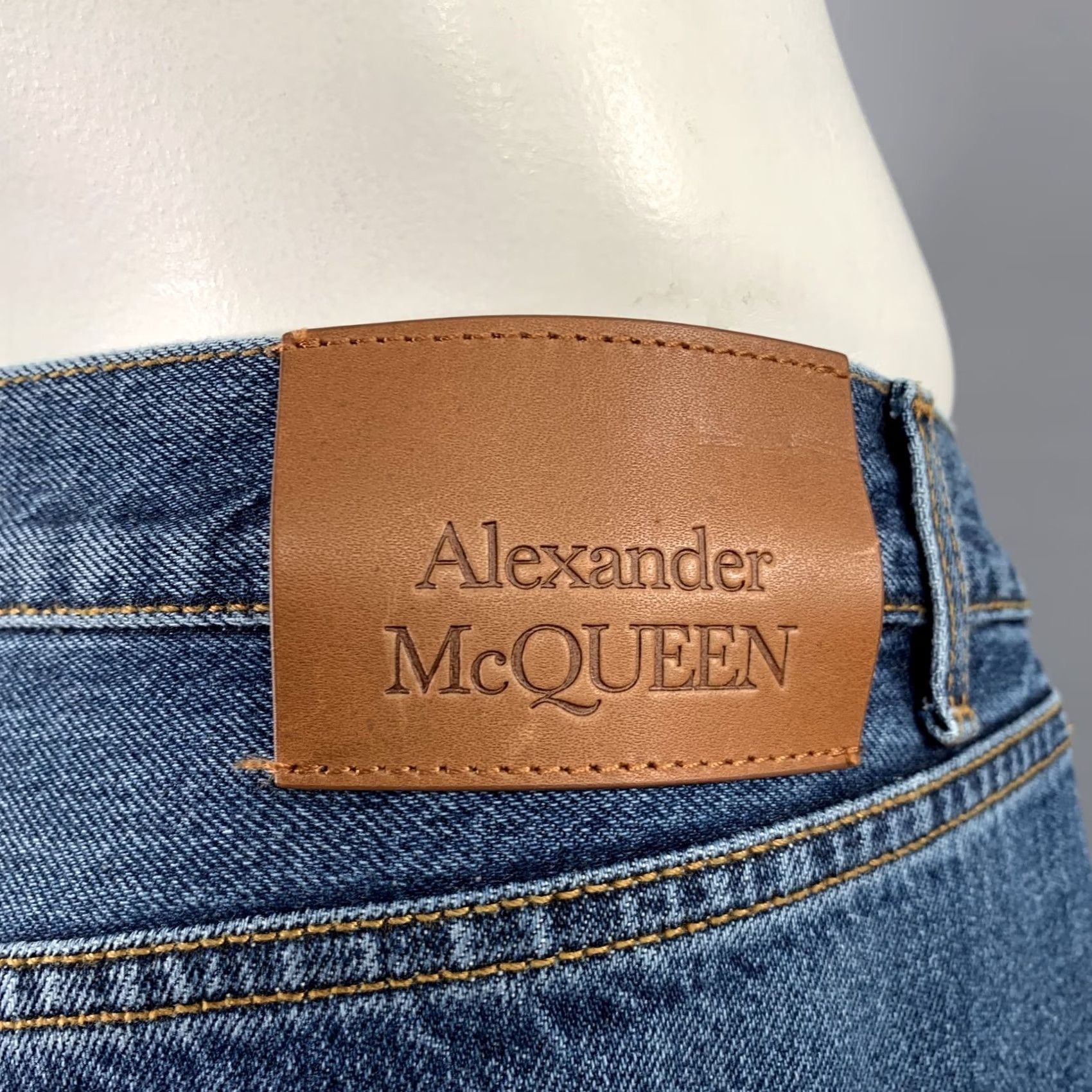 Alexander McQueen ALEXANDER MCQUEEN Denim Jeans Size 36 Indigo Contrast Stitch Button Fly Size US 36 / EU 52 - 4 Thumbnail
