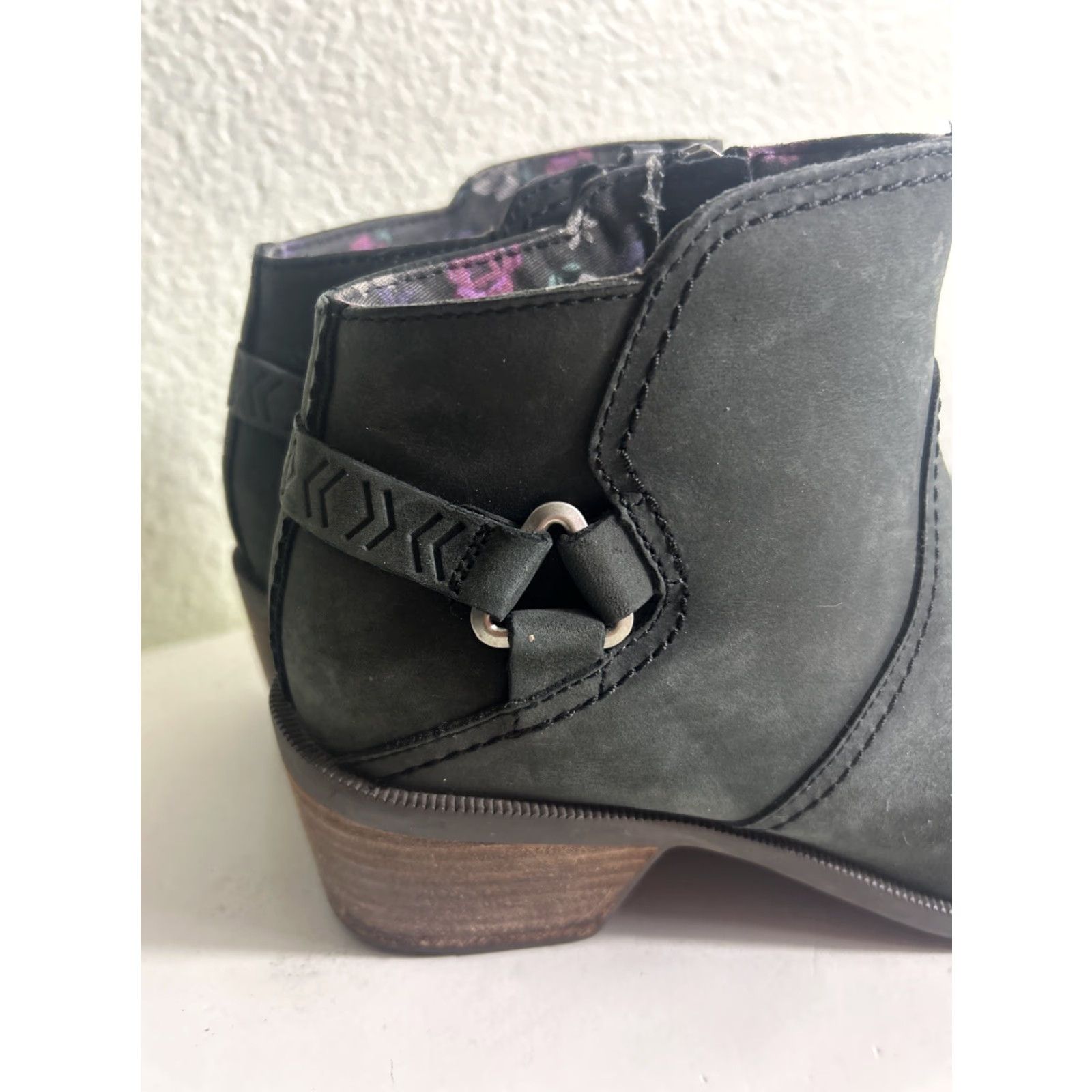 Teva Teva Bootie Women Olive Green Leather Ankle Zip Close Block Heel 8 Size Shoes Size US 8 / IT 38 - 4 Thumbnail