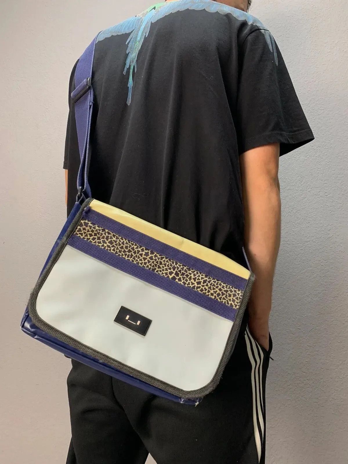 FREITAG LEO F76 イエロー/ブルー FREITAG F76 Leo Vintag Gray/Blue Used Pvc Laptop Crossbody