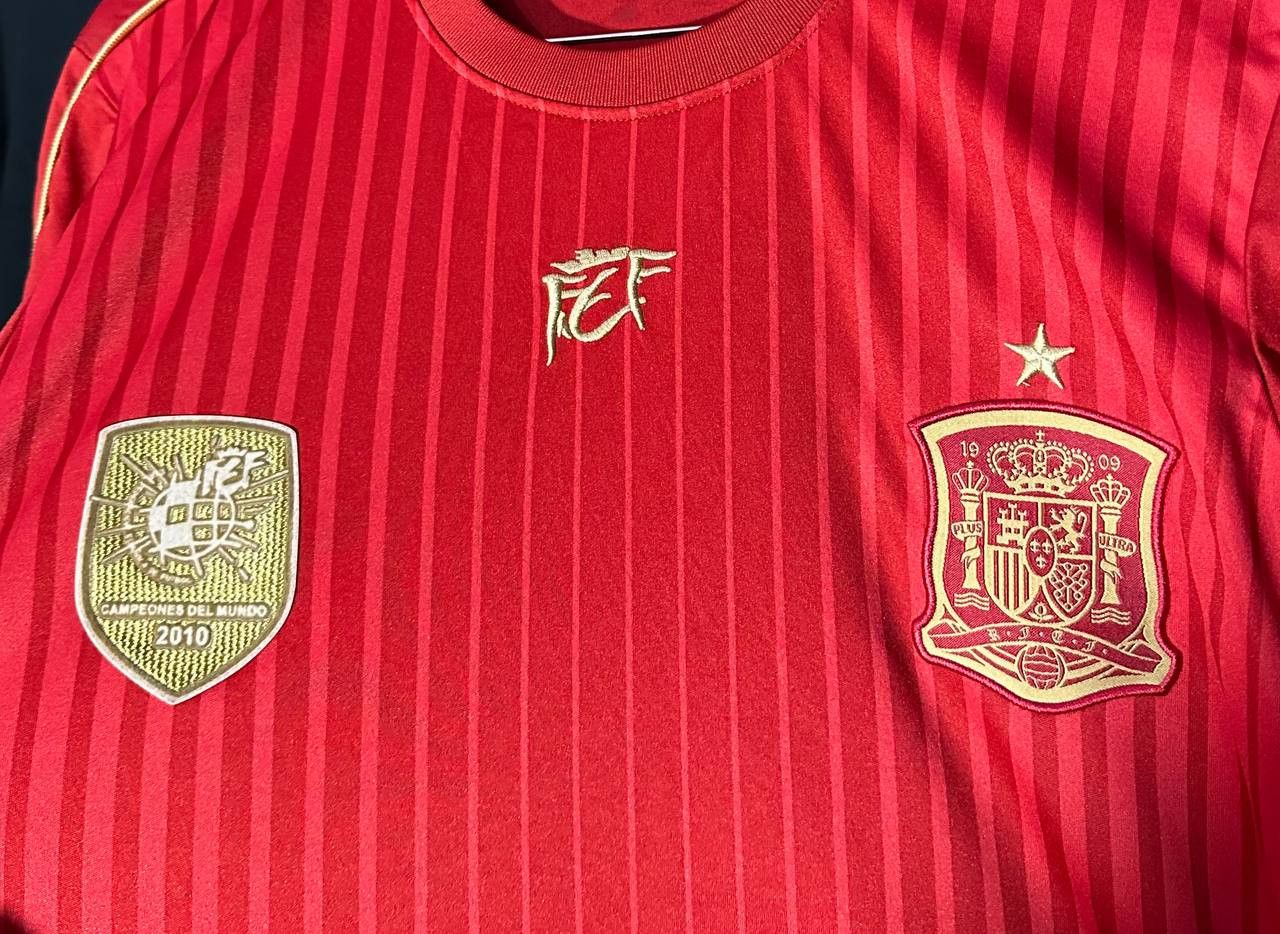 Other Spain FIFA 2010 World Cup Champions Jersey football shirt Size US S / EU 44-46 / 1 - 3 Thumbnail