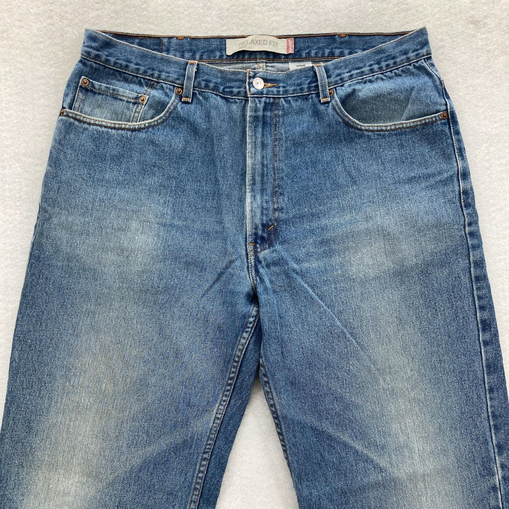 Levi's VINTAGE Levi's 550 Jeans Mens 38x34 Blue Relaxed Fit Tapered Leg Denim 2005 Y2K Size US 38 / EU 54 - 2 Thumbnail